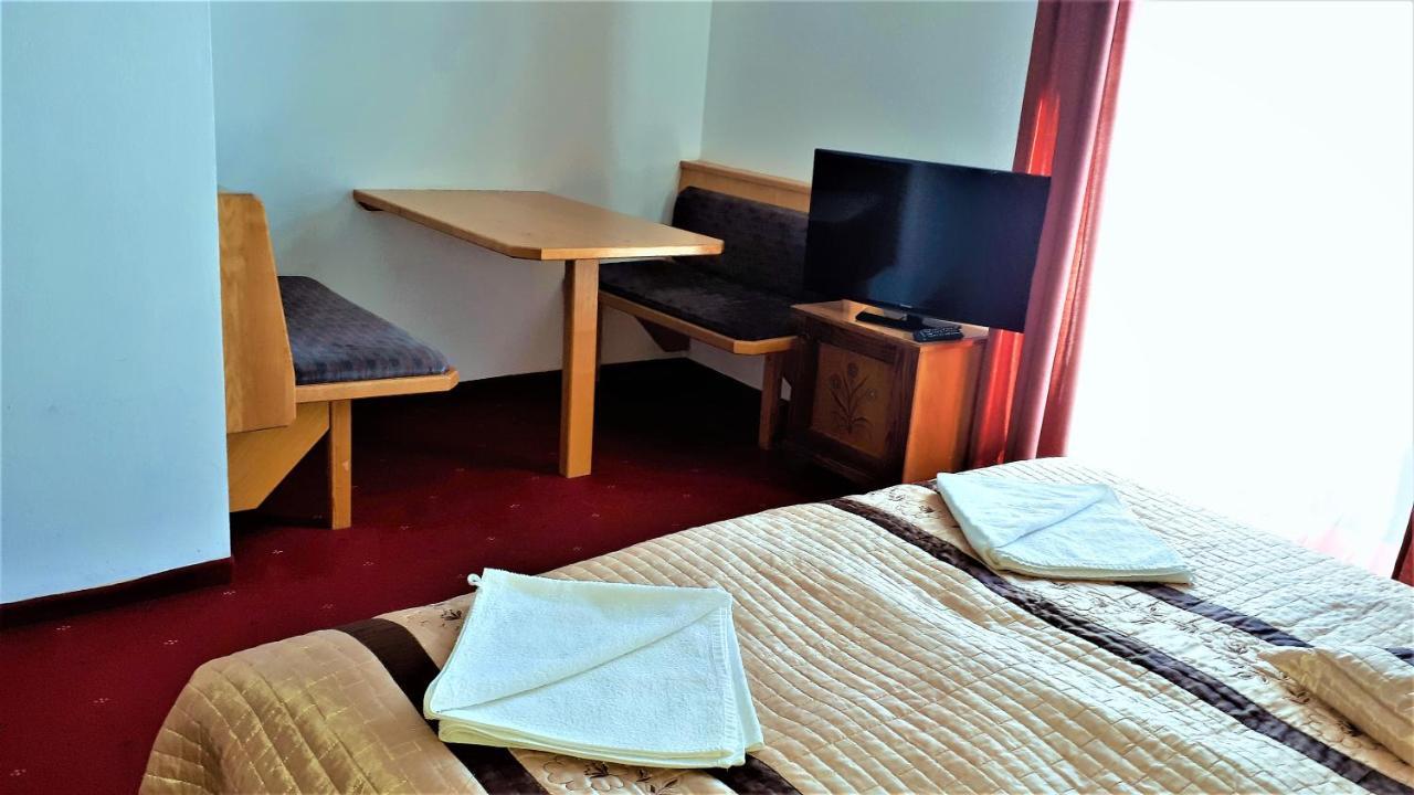 Hotel Alpinum Treffen am Ossiacher See Zewnętrze zdjęcie